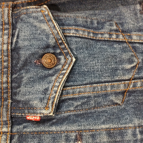 Gender neutral..Levi's Trucker Jacket - Picture 3 of 8